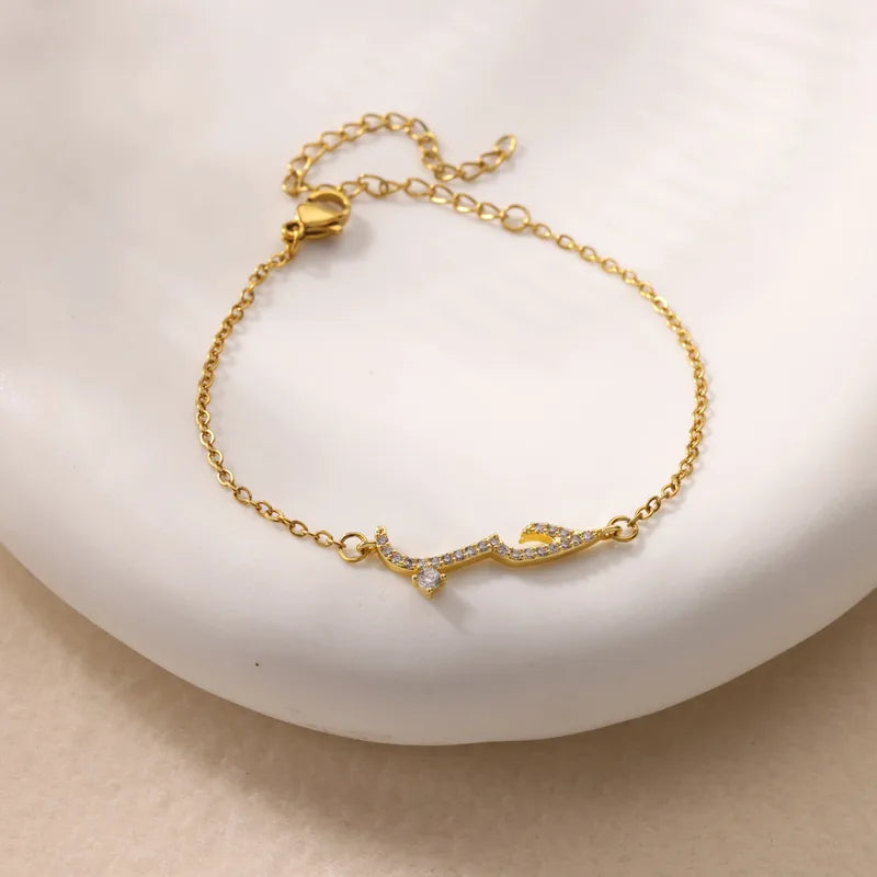 Noor Script Armband