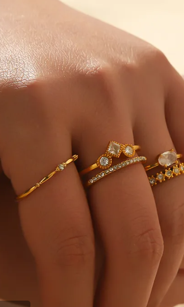 De tri square spark ring