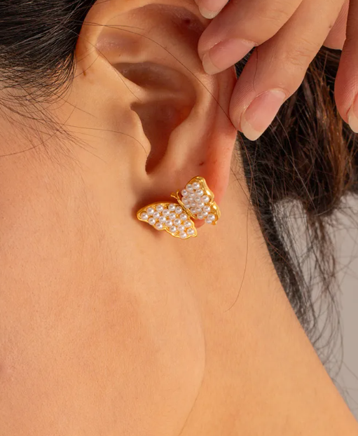 De pearl butterfly oorbellen