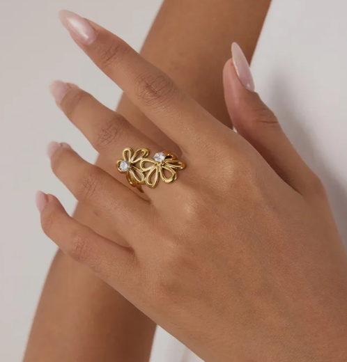 De double flower statement ring